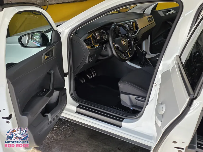 Očišćen enterijer VW Polo posle dubinskog pranja, Šabac