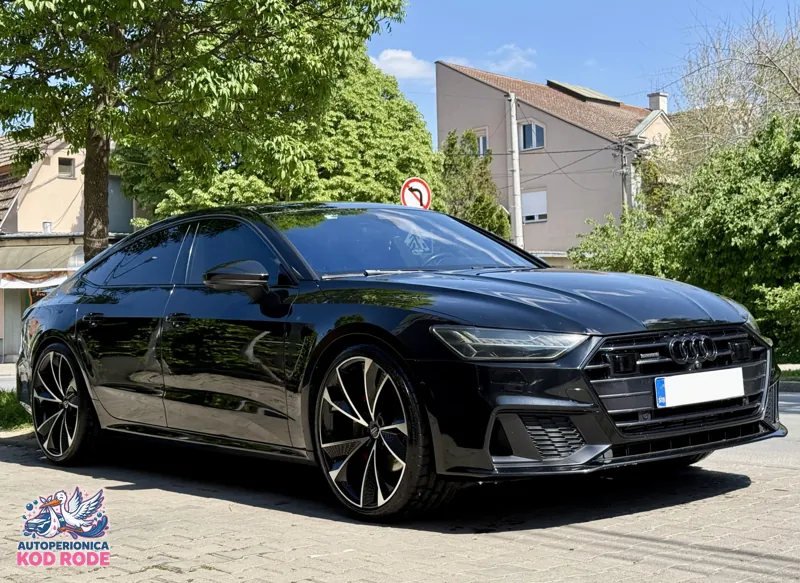Crni Audi S7 sa dubinskim sjajem posle poliranja, Šabac